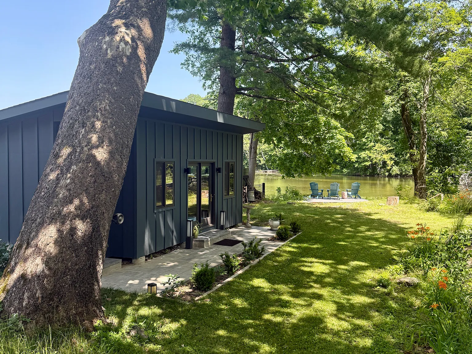 3 bed, 1400 sqft, $6,000 — Photo 1