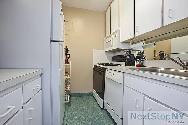 Rented by NextStopNY | media 5