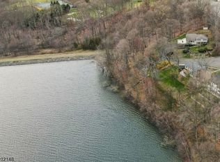 66 Baker Rd, Livingston, NJ 07039