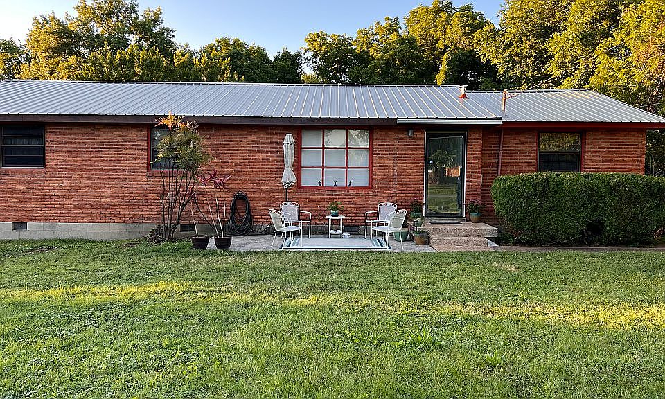 1st image of 2304 Kimberly Dr
