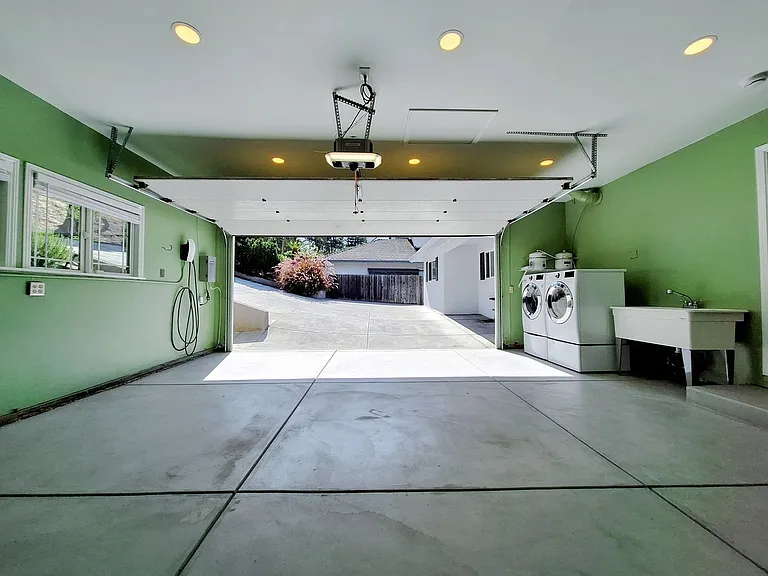 10501 Observatory Dr — Photo 21