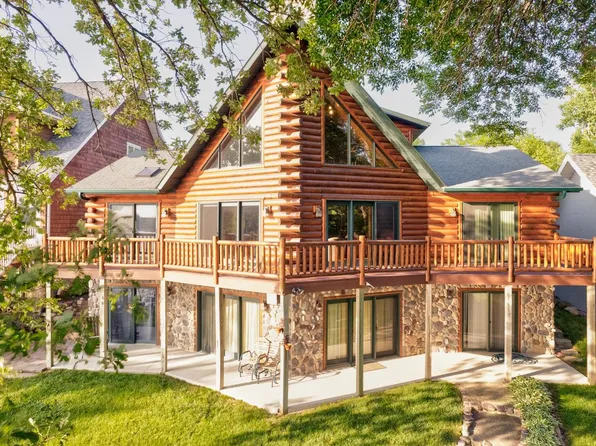 15703 250th Ave, Spirit Lake, IA 51360