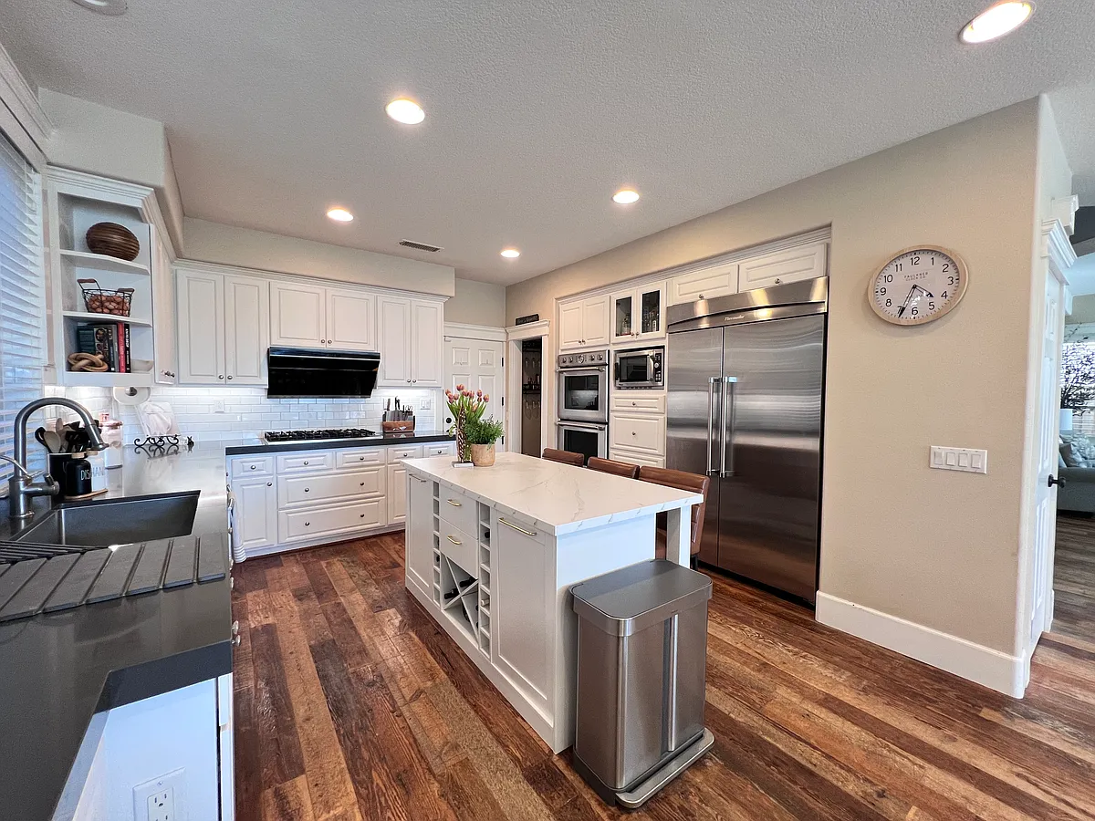 Building Photo - 61 Sprucewood