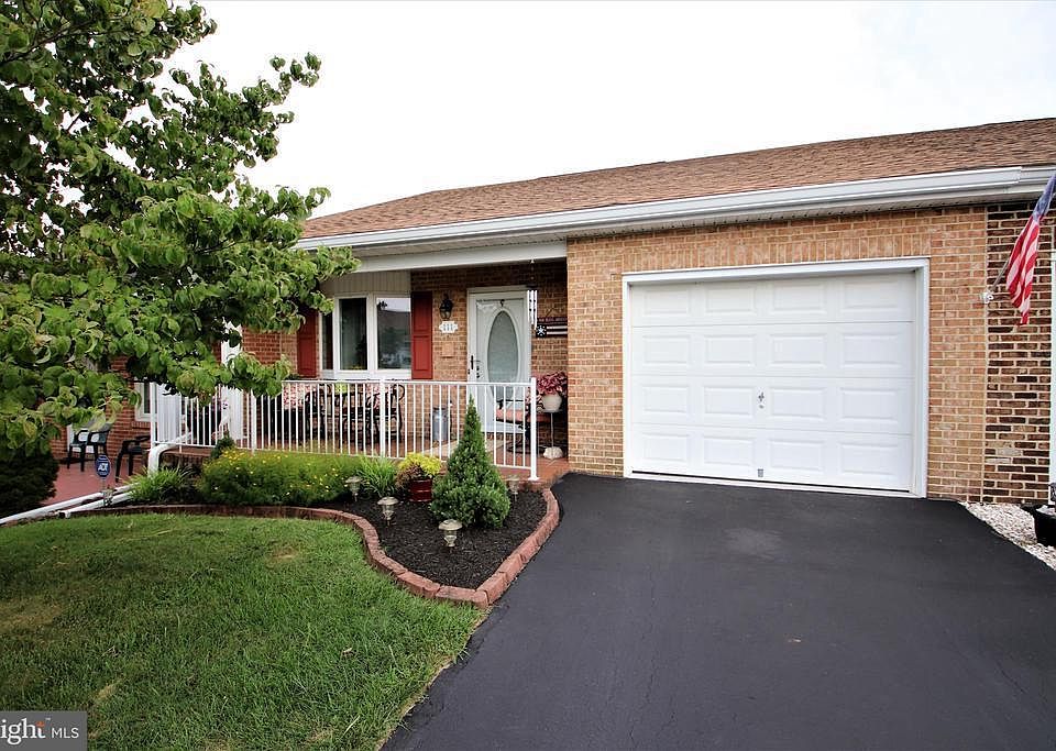 1st image of 111 Sunflower Dr