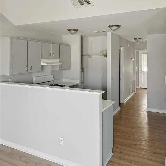 135 Hunt Club Ct — Photo 4