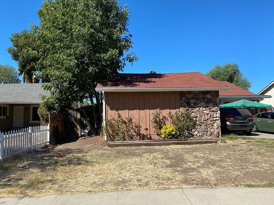 1st image of 2537 Coconut Dr