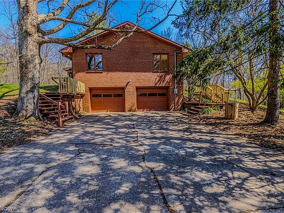 2nd image of 100 Crestwood Cir