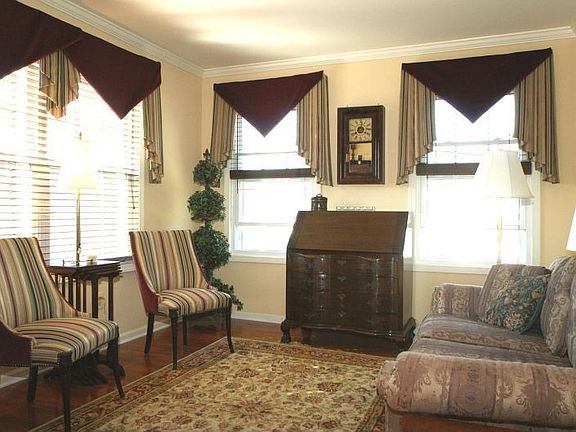 4th image of 126 Cambridge Ct #B026