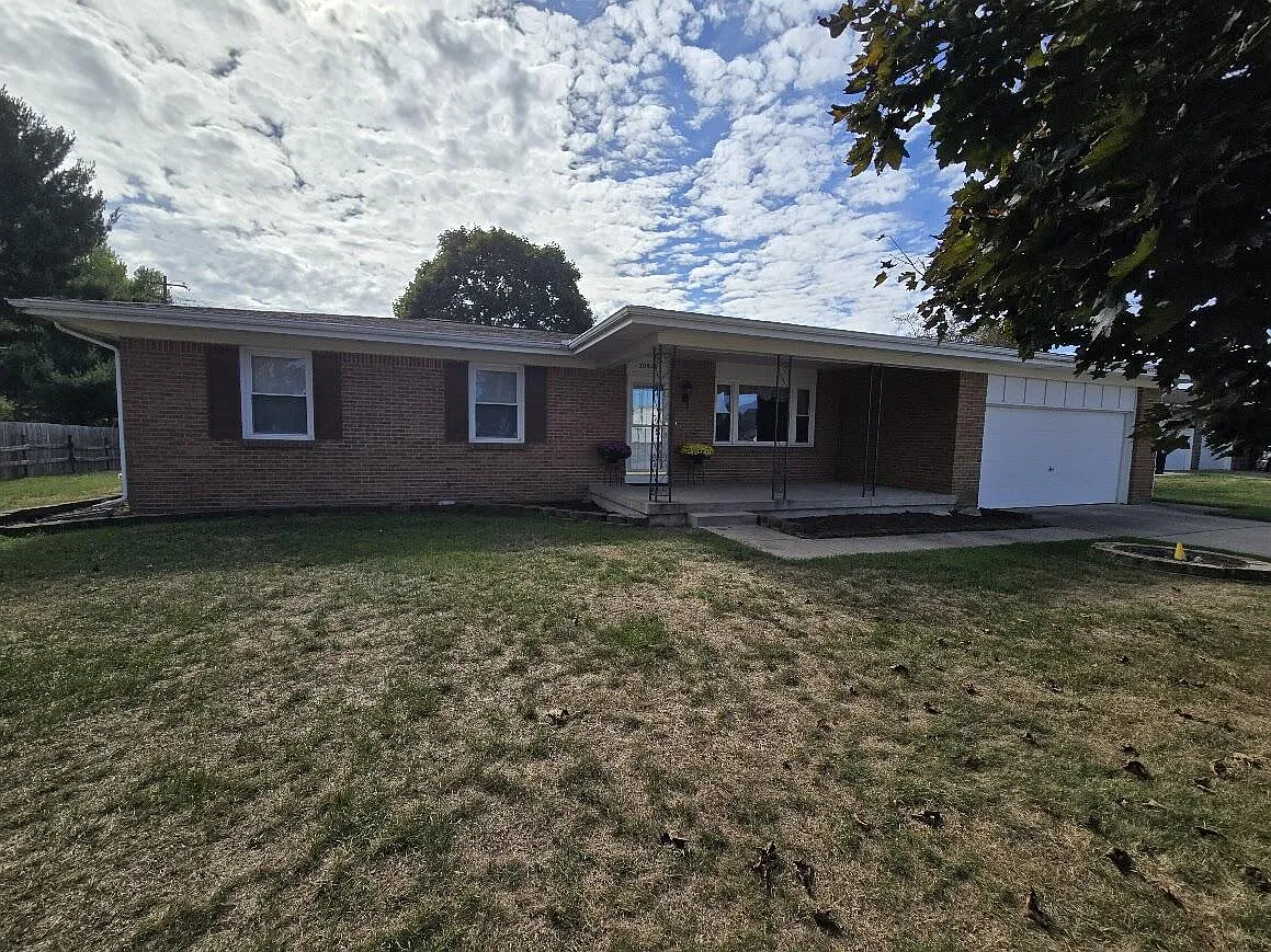 20825 Emerald Ln photo 1