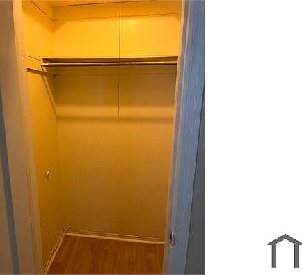 3rd image of 425 NE 82nd St #4
