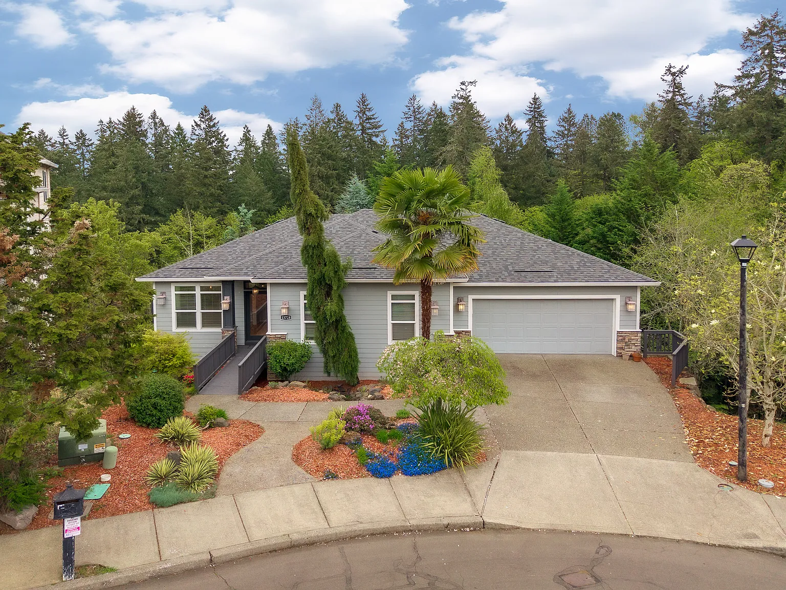 4 bed, 2717 sqft, $3,200 — Photo 3
