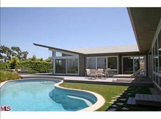 14575 Deervale Pl, Sherman Oaks, CA 91403