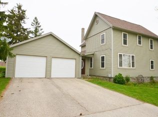 106 Spellman St, Mount Horeb, WI 53572