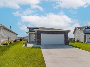 6642 Toronto Dr S, Fargo, ND