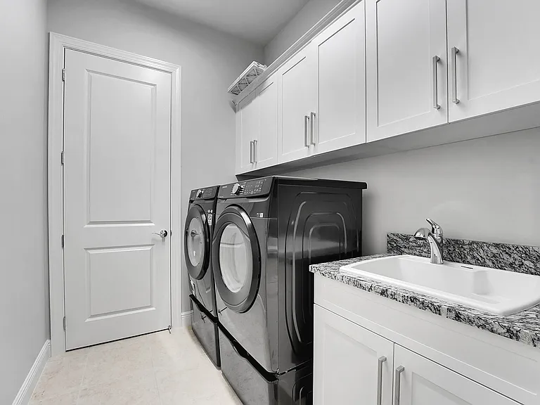 12582 Nautilus Cir — Photo 19
