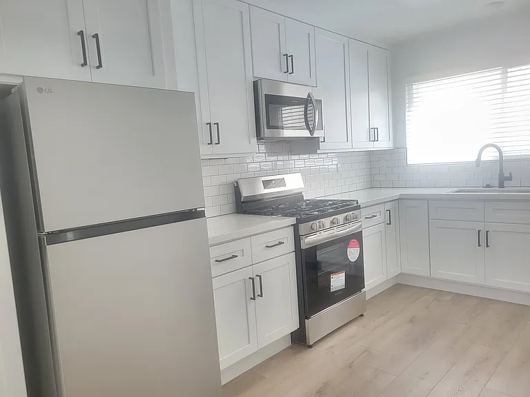 1261 S Citrus Ave #2 — Photo 15