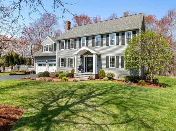 11 Southwoods Cir, Millis, MA 02054