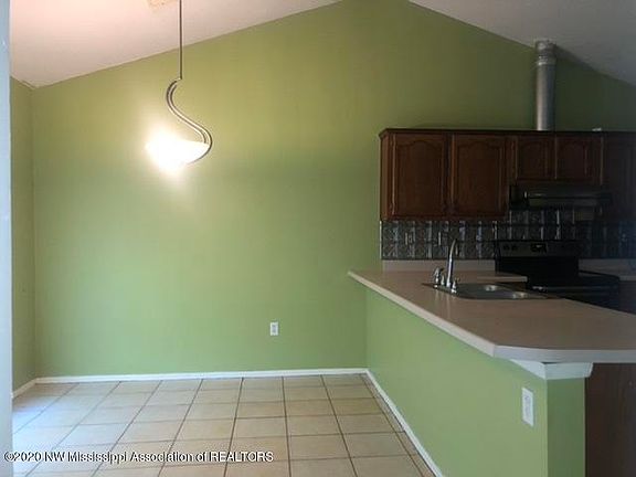 4th image of 3420 Bayberry Dr