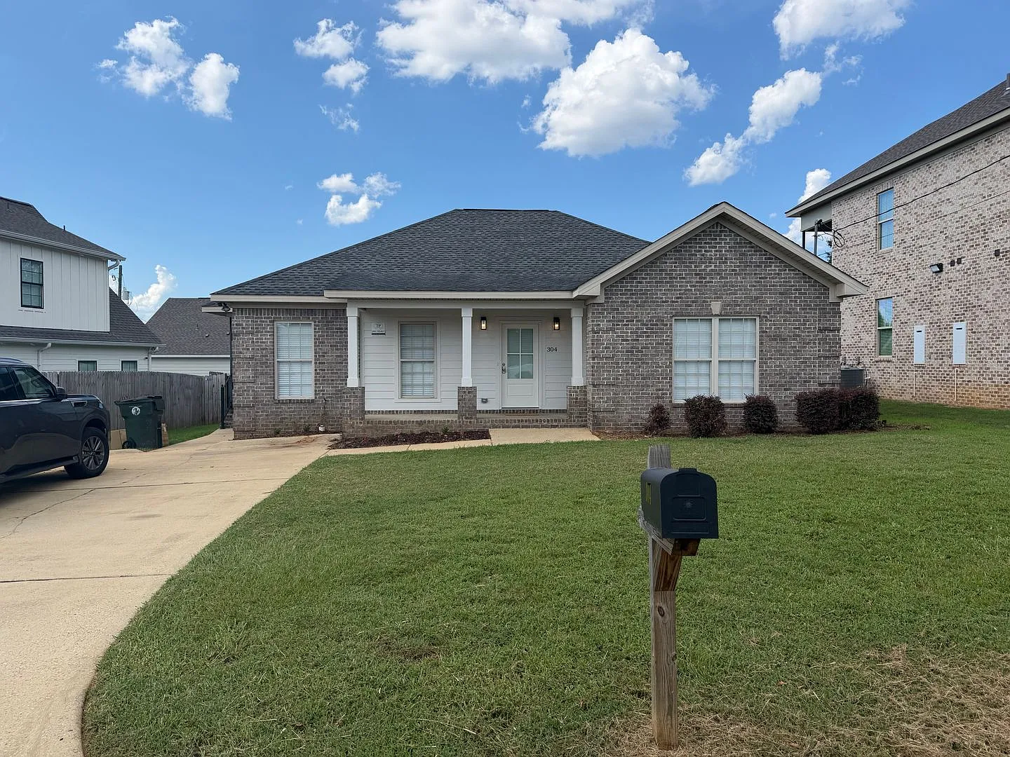 Leasing For Fall 2027 3 Bed/3 Bath Forest Lake Home Less Than A Mile From Campus! — Photo 1