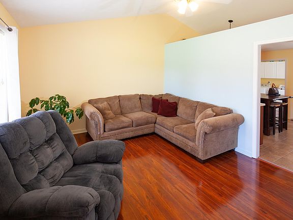 5th image of 809 Poplartree Ct