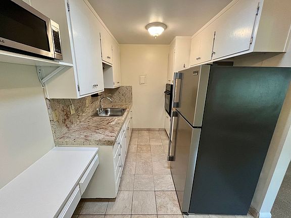 2nd image of 219 Rushmore Ln APT 6