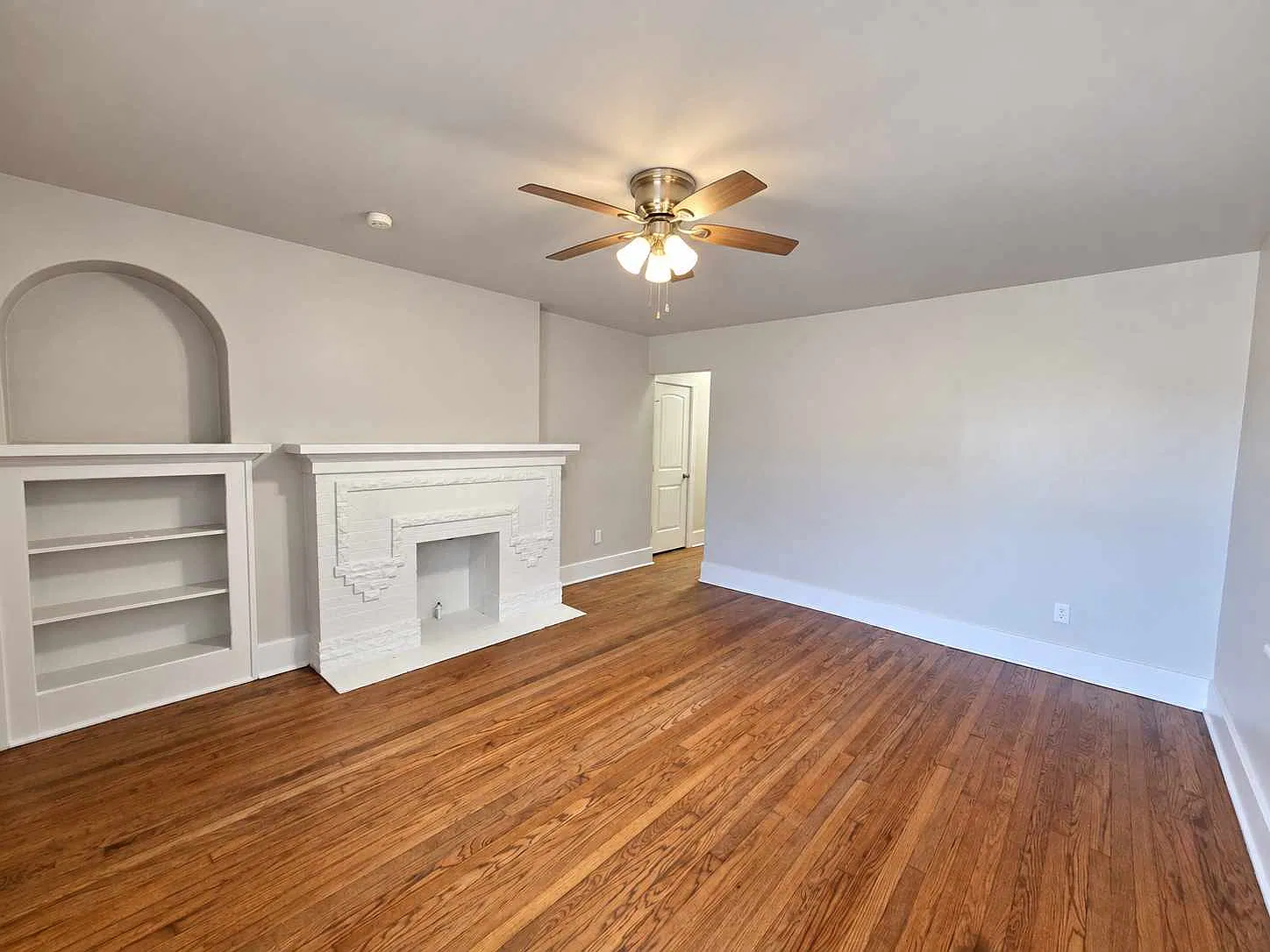 2 bed, 888 sqft, $1,200 — Photo 3