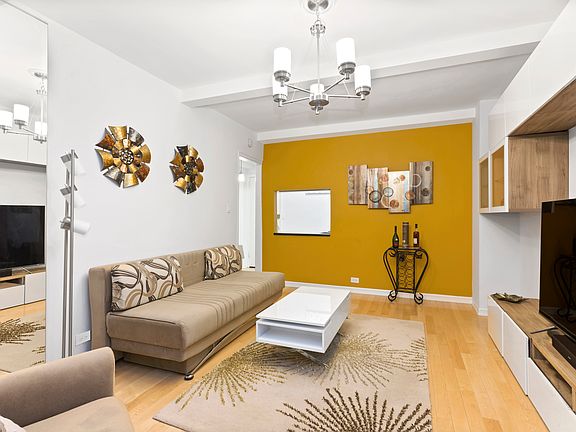 3rd image of 235 W 102nd St APT 6V