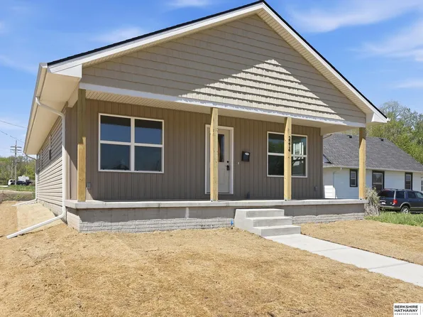 2214 N 26th St, Omaha, NE 68111