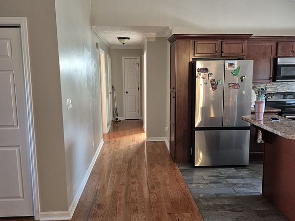 5th image of 521 Grannys Rd