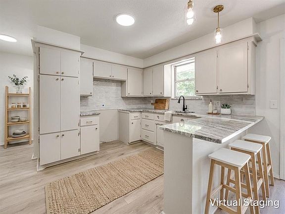 3rd image of 5408 S Monte Dr