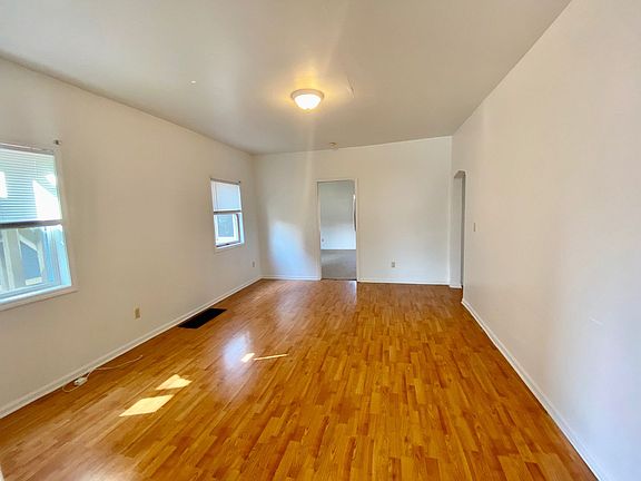 5th image of 506 W Cross St APT 1