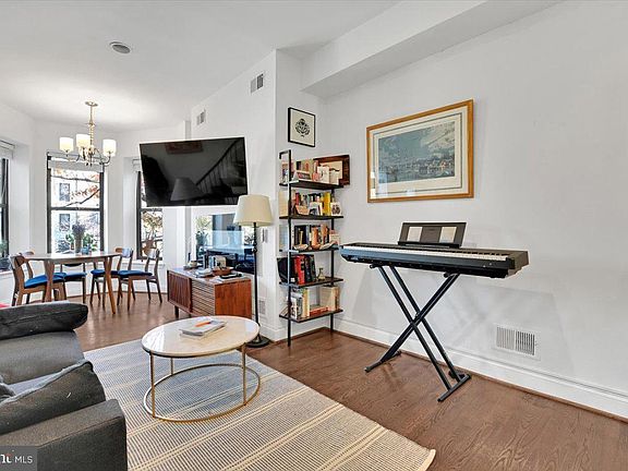 5th image of 1614 15th St NW