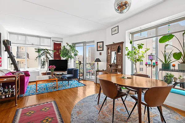 Sold by Compass | media 1