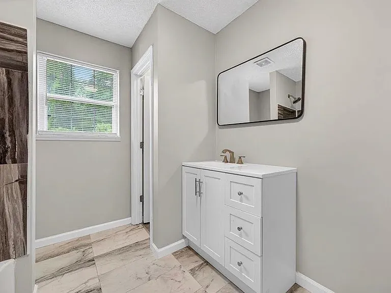 5316 Fayetteville Rd — Photo 12