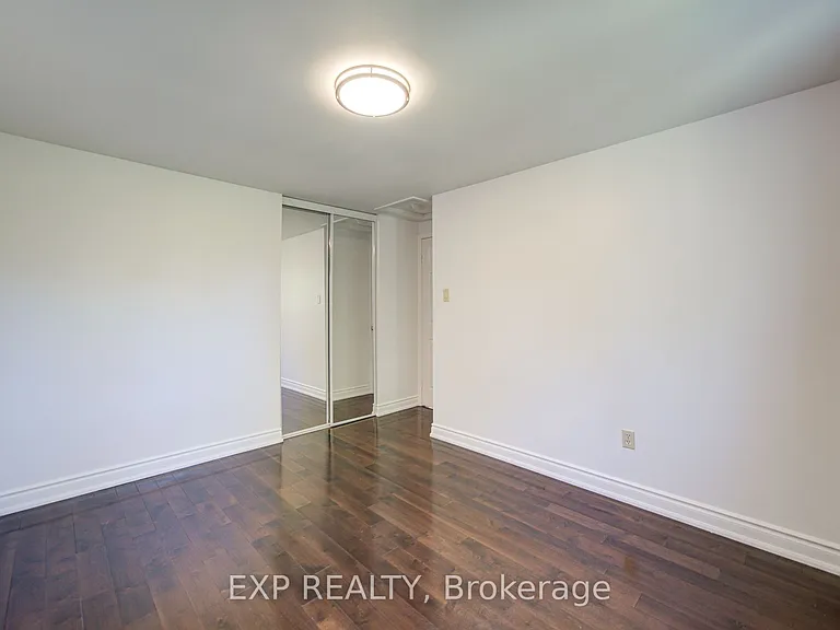 82 Muirlands Dr — Photo 19