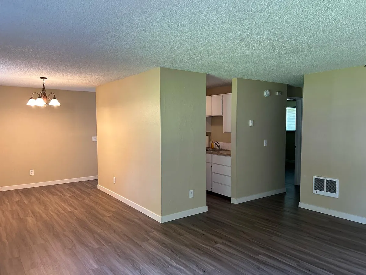 Unit Photo - 3532 NE Division St