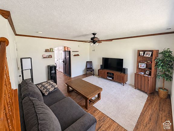2nd image of 85 Hampton Pl