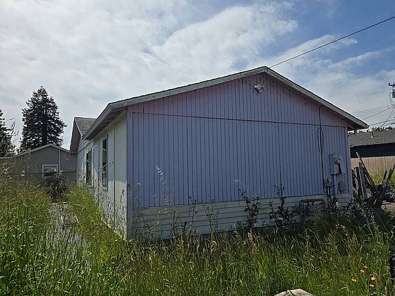 3rd image of 2032 Nelson Rd