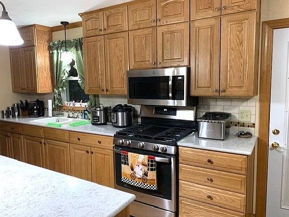 4th image of 714 W 12th St