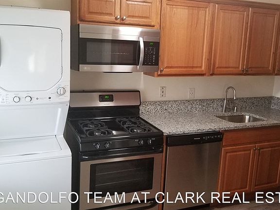 3rd image of 1514 C St APT B