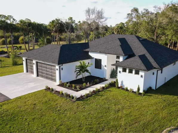 2565 28th Ave SE, Naples, FL 34117