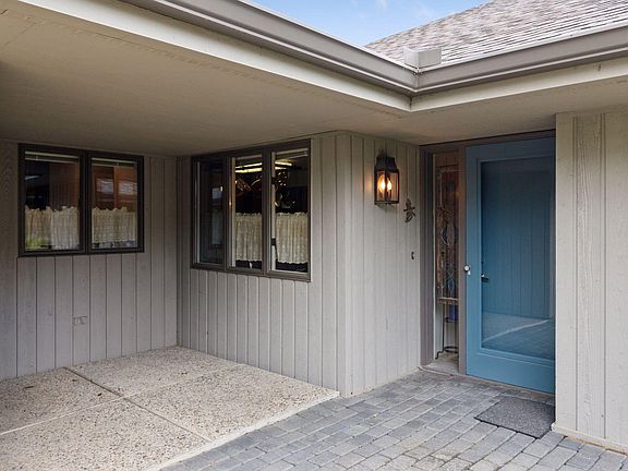 4th image of 601 Meldahl Ln