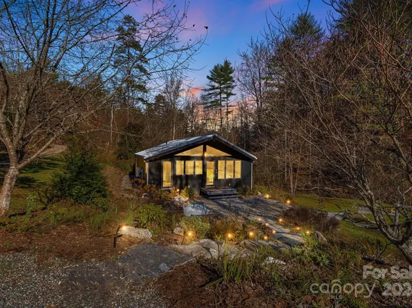 90 Old Burnsville Rd, Weaverville, NC 28787