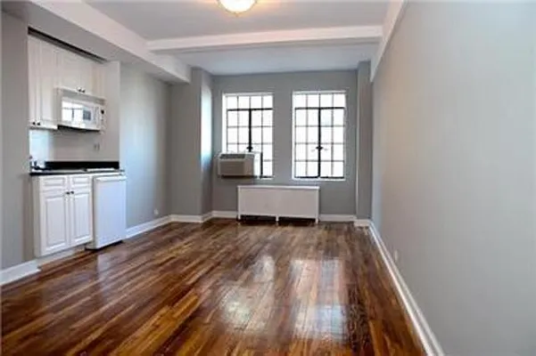 Rented by Compass | media 21