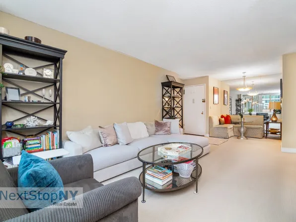 245 East 54th Street image 2 of 11