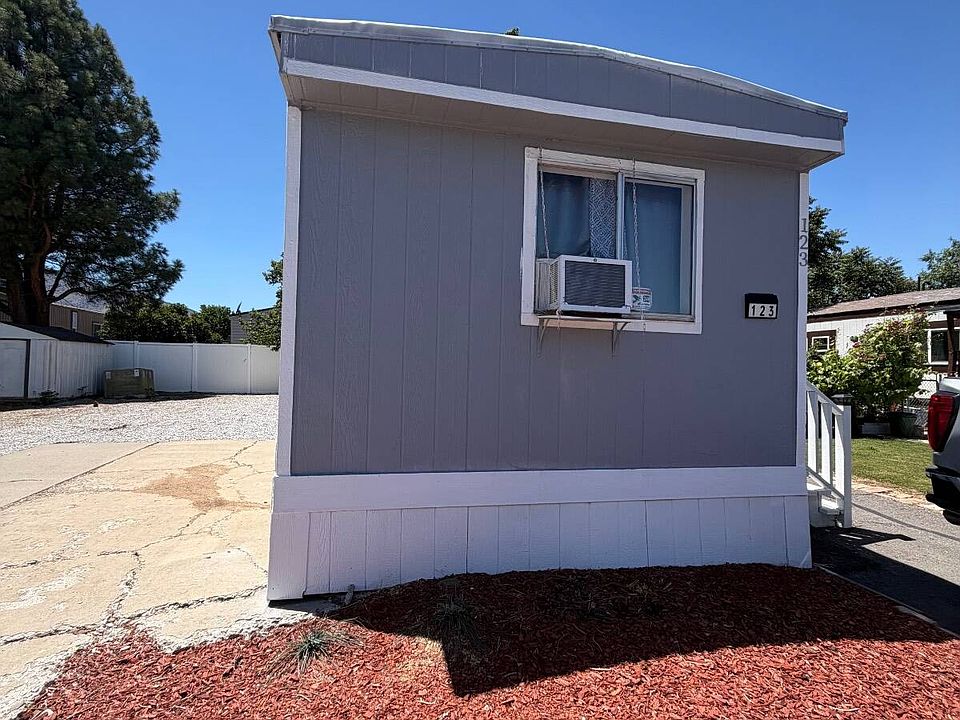 1st image of 123 Aurora Ave