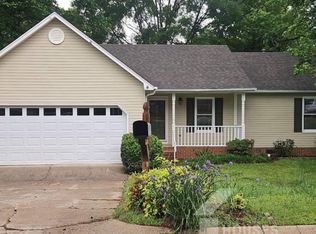 110 Waterbury Ct, Simpsonville, SC 29680