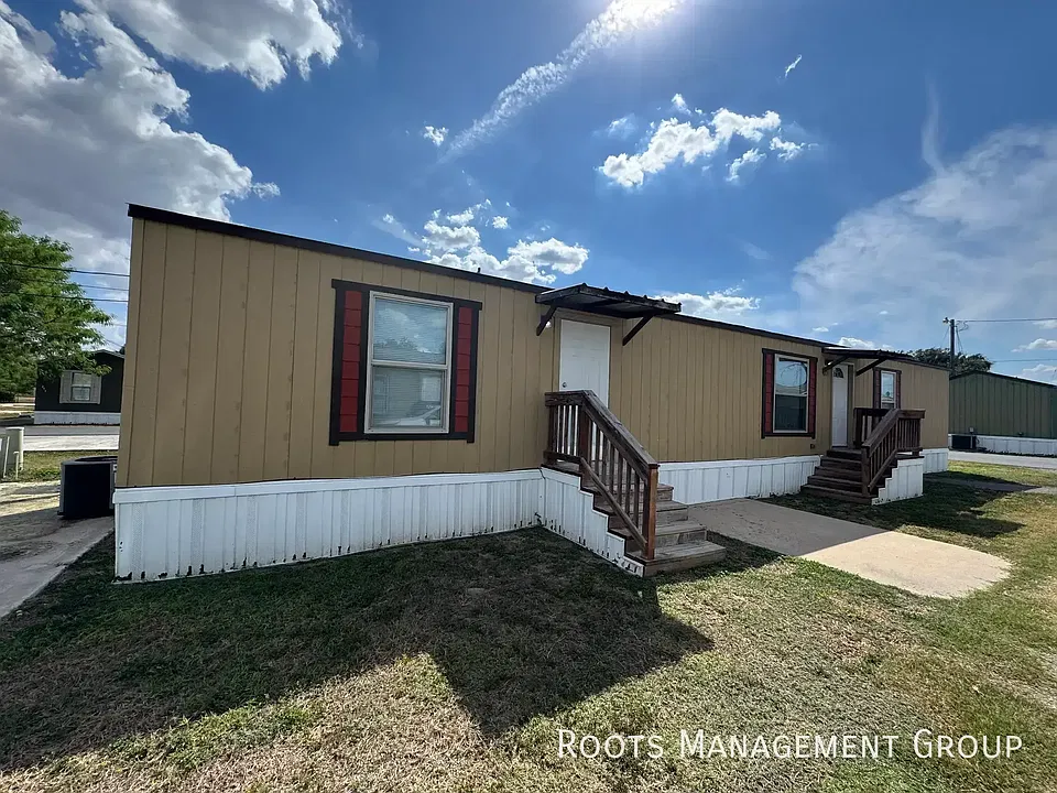3707 E US Business #83-462-462