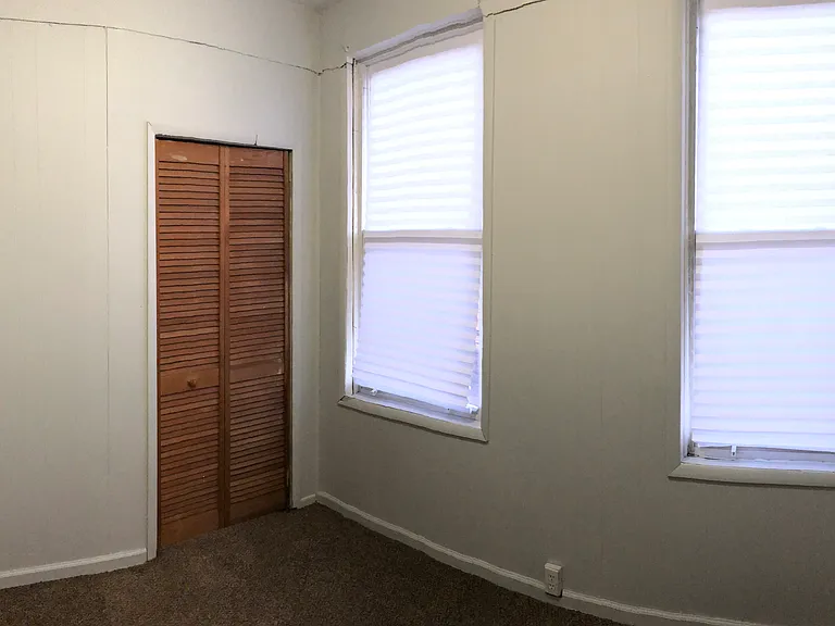43 1/2 St — Photo 7