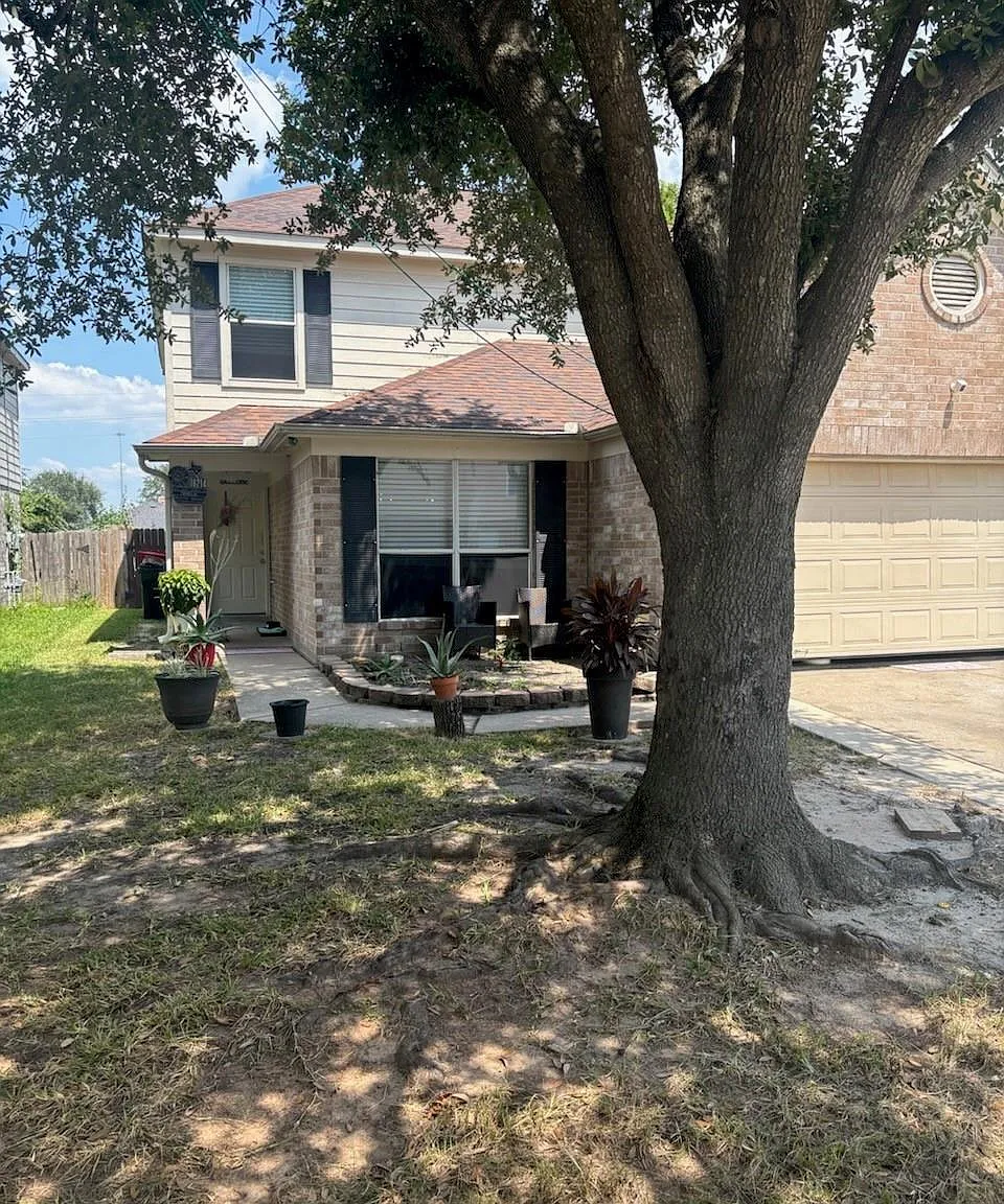 4 bed, 2.5 bath, $2,195 — Photo 3